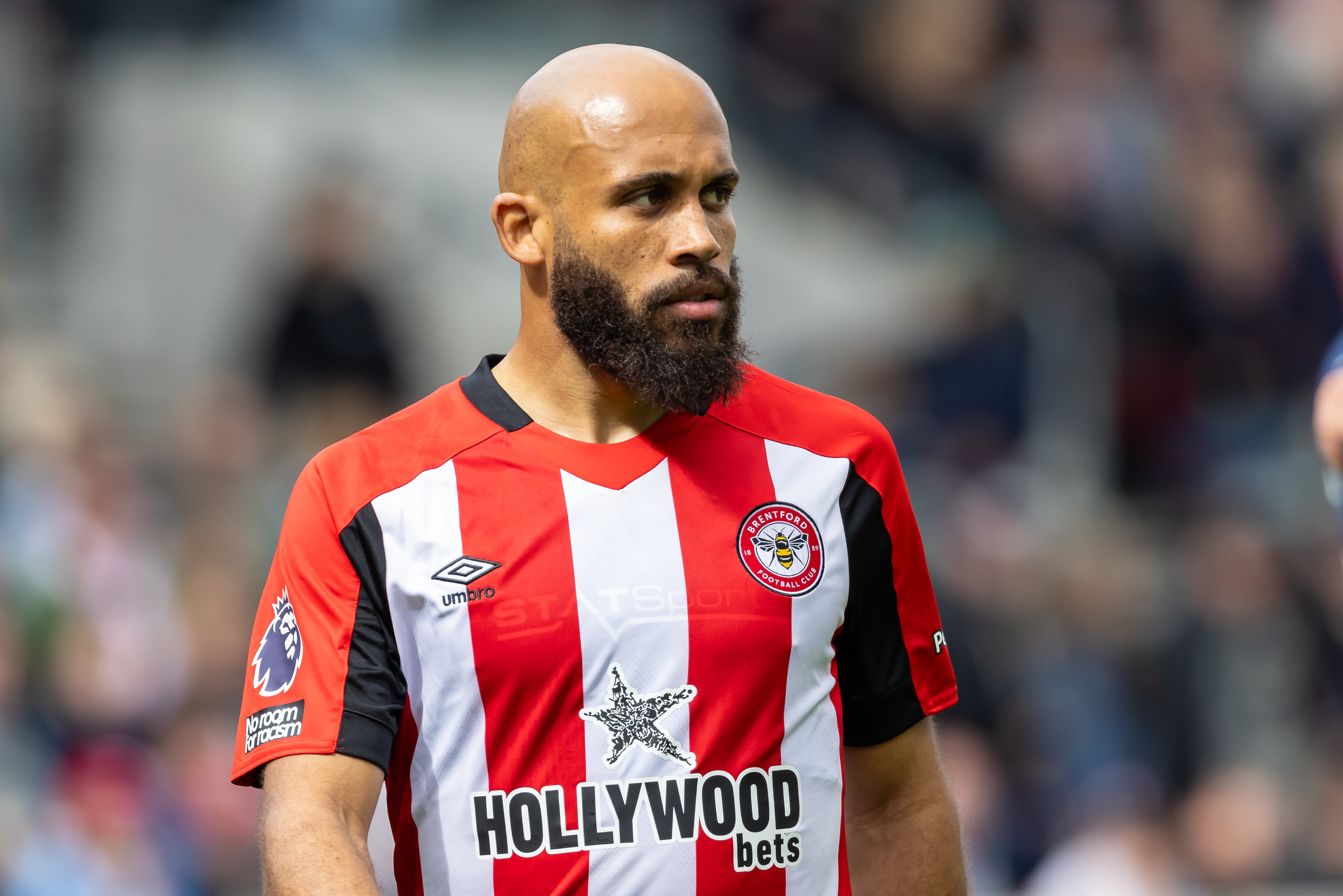 半岛体育官网-TA：曼联对姆贝莫的交易十分耐心；想卖掉失宠5人并不容易