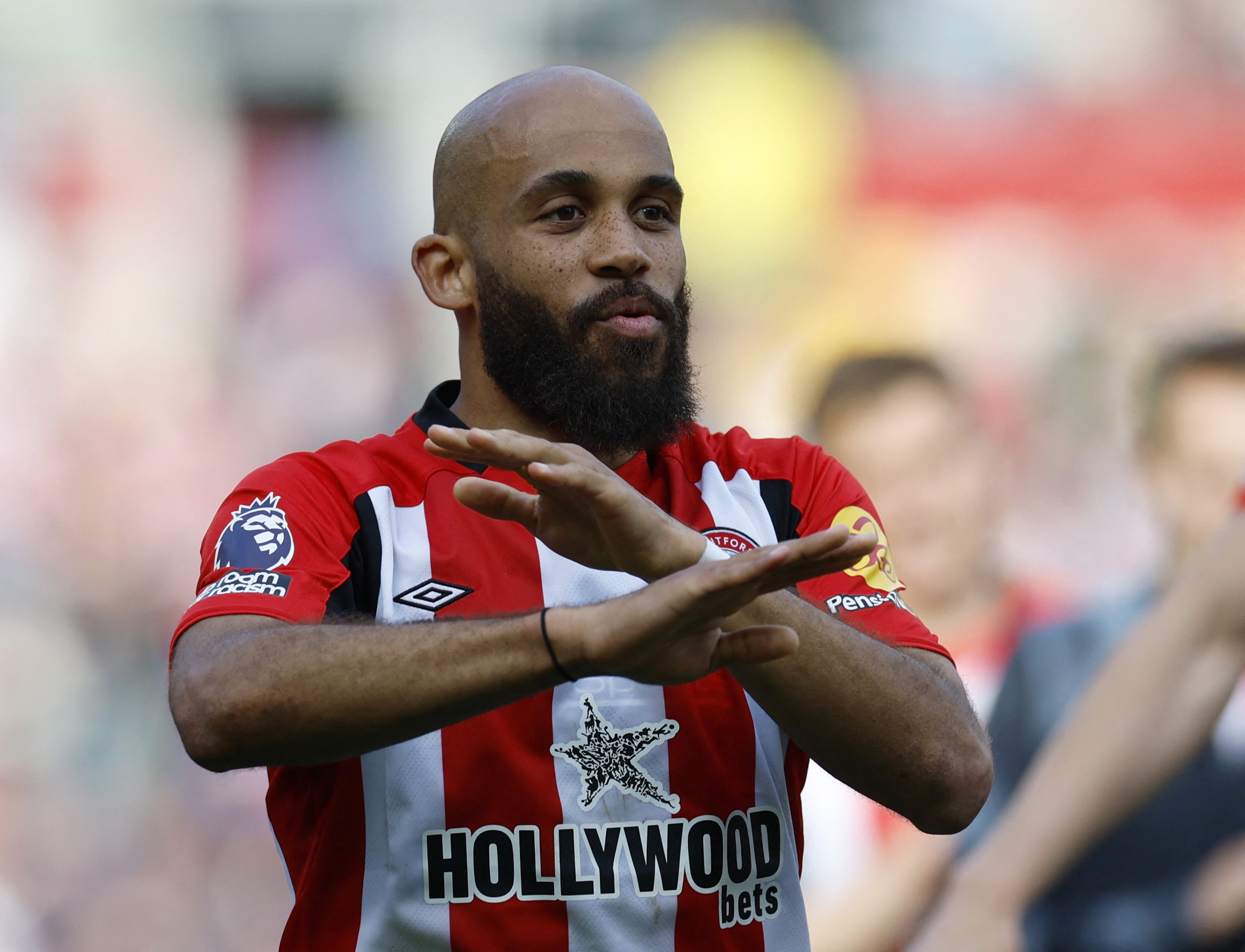 半岛体育-奥恩斯坦：曼联仍未接近签下姆贝莫，双方差距几百万镑