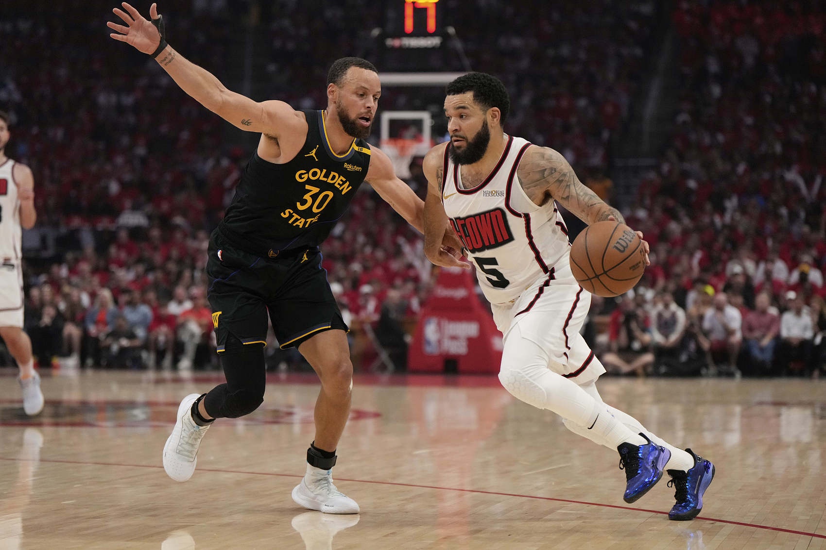 半岛体育娱乐-霍里评申京对勇士言论：库里效应提升收视率 火箭早该意识到