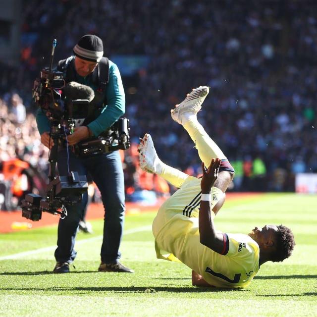 半岛体育APP-萨卡一脚定江山 枪炮上膛前四我有？