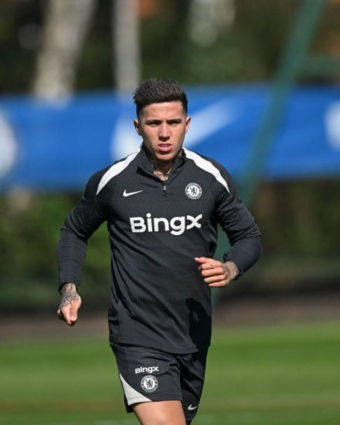 半岛体育-罗西尼尔向恩佐伸出橄榄枝，球员仍随一线队训练|处罚|领袖|迹象|之后_新浪体育_新浪新闻